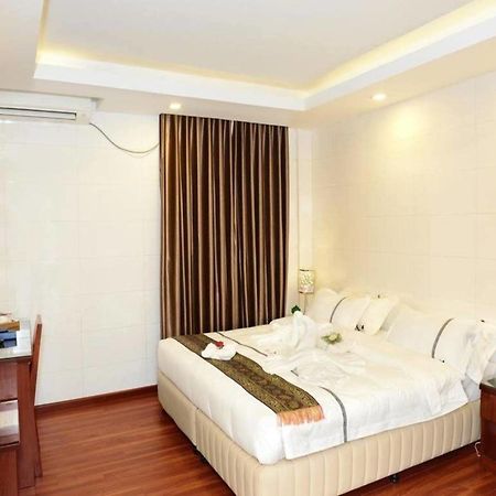 8Day Hotel Yangon Exterior foto