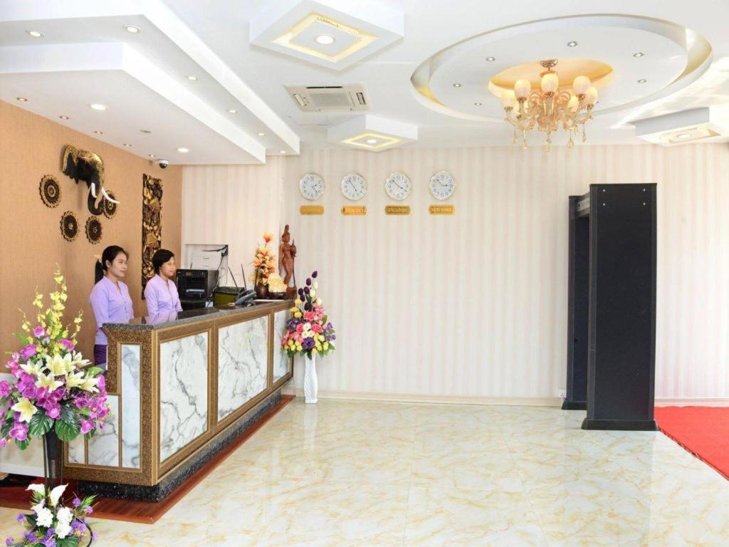 8Day Hotel Yangon Exterior foto