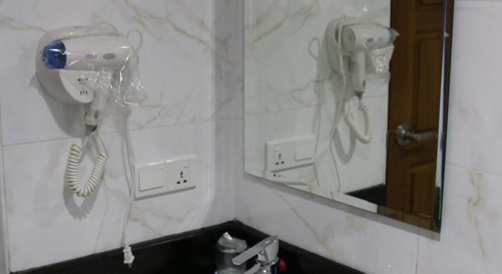8Day Hotel Yangon Exterior foto